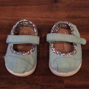 Toms, girls toddler 3 excellent condition